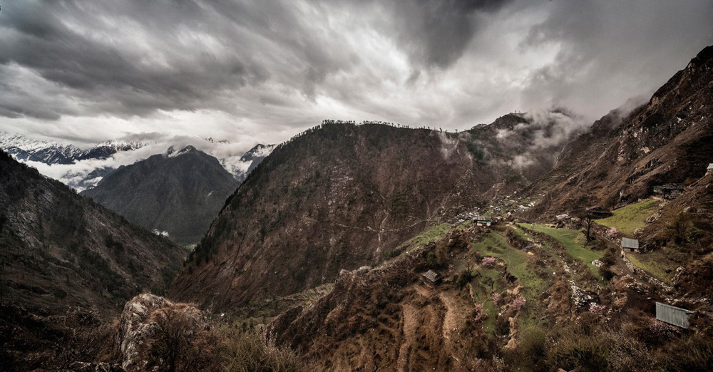 Inside-The-Secret-Weed-Growers-of-Himalayan-Mountains-6-of-17.jpg